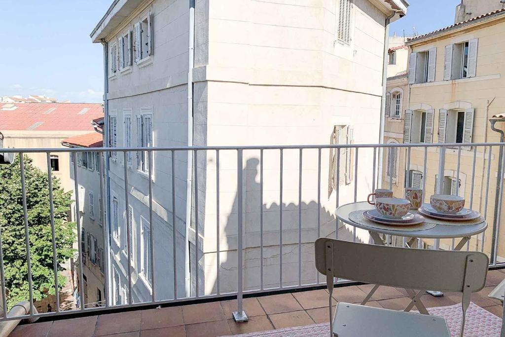 Fotografia z galérie ubytovania Le Perchoir - Terrasse & clim au coeur du Panier v destinácii Marseille