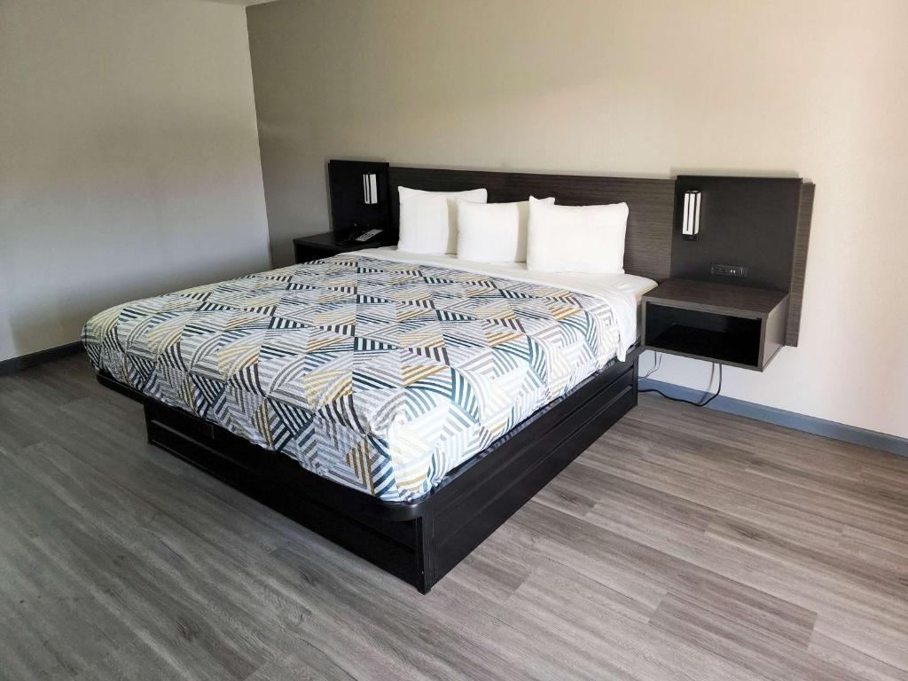Motel 6 Oklahoma City OK Frontier City photo