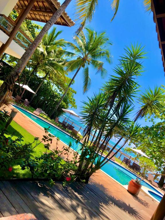 Bazén v ubytování Enseada dos Corais Praia Hotel nebo v jeho okolí