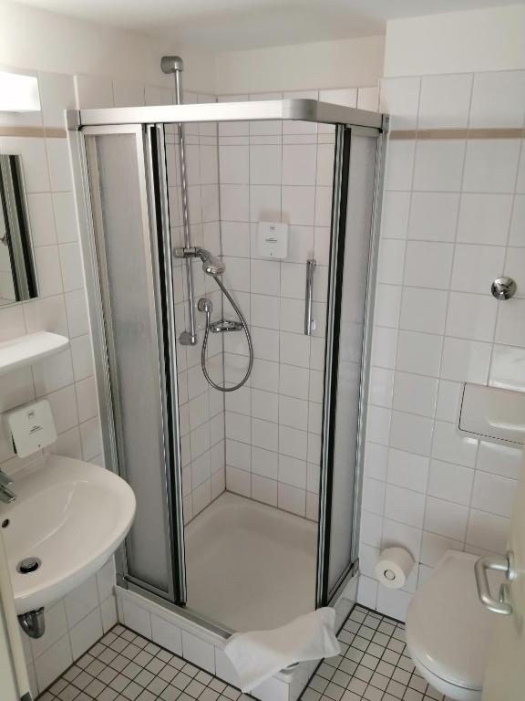 Koupelna v ubytování DRK-Tagungshotel-Dunant