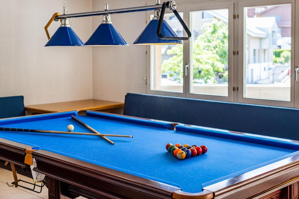 Biliár nebo kulečník v ubytování Strandhotel Seeblick