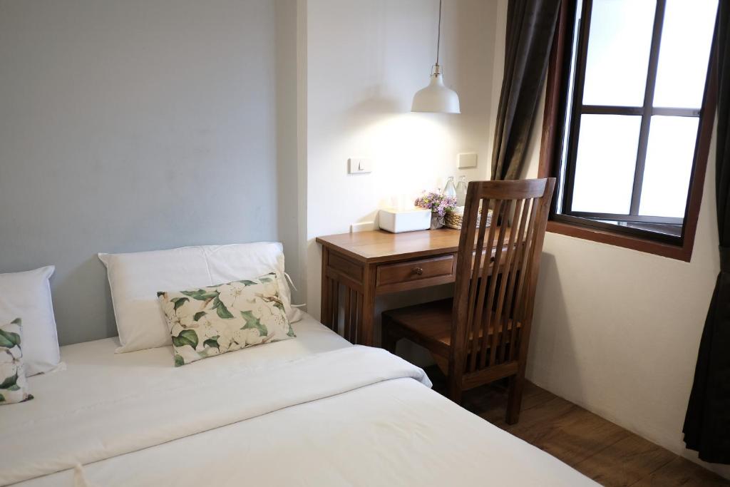 Chiang Mai Gate house - 4