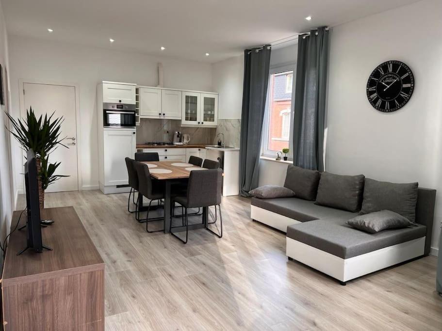 Η κουζίνα ή μικρή κουζίνα στο White apartment, 2 Chambre-Arrivée autonome-Wifi rapide