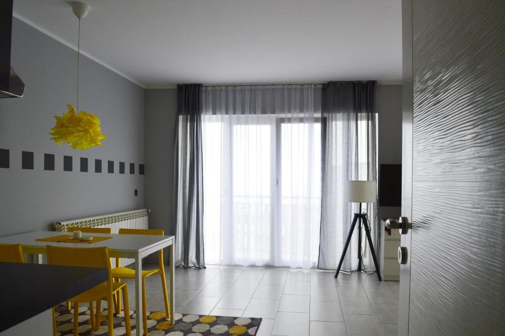 Prostor za sedenje u objektu Apartmani Tika