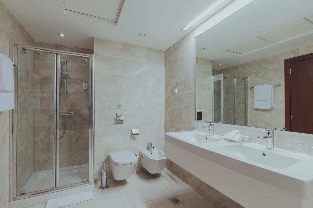 Koupelna v ubytování Holiday Inn Skopje by IHG
