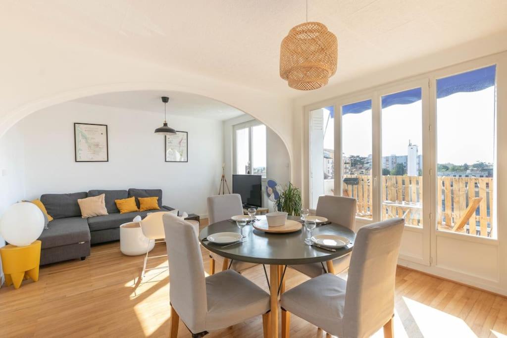 Cabana & Grand appartement cosy, VillefranchesurSaône Updated 2022