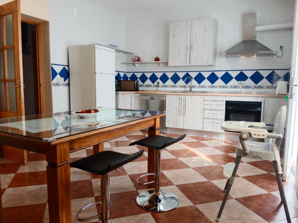 Kuchyň nebo kuchyňský kout v ubytování Dos casas rurales en Despeñaperros, La Reconquista y Nuevas Poblaciones