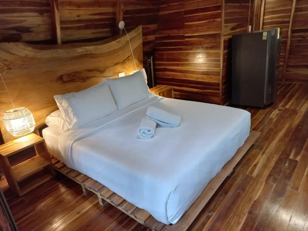 Postel nebo postele na pokoji v ubytování ECO HOTEL RIO DE ORO