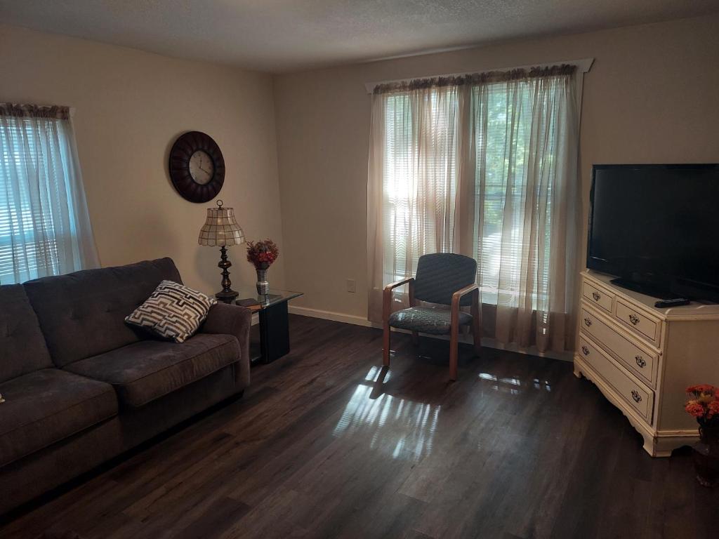 left turn loft, Knoxville (updated prices 2024)