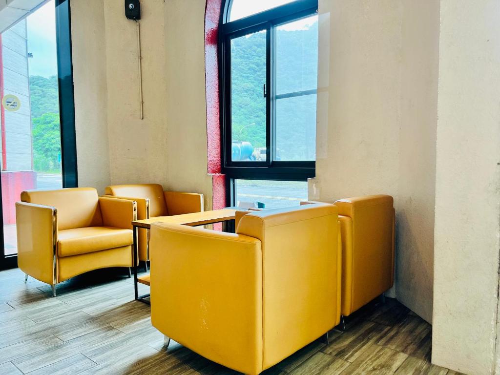Posezení v ubytování Shinyes Motel