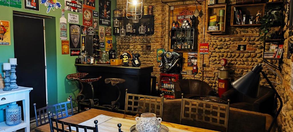 Lounge nebo bar v ubytování Ker Isari
