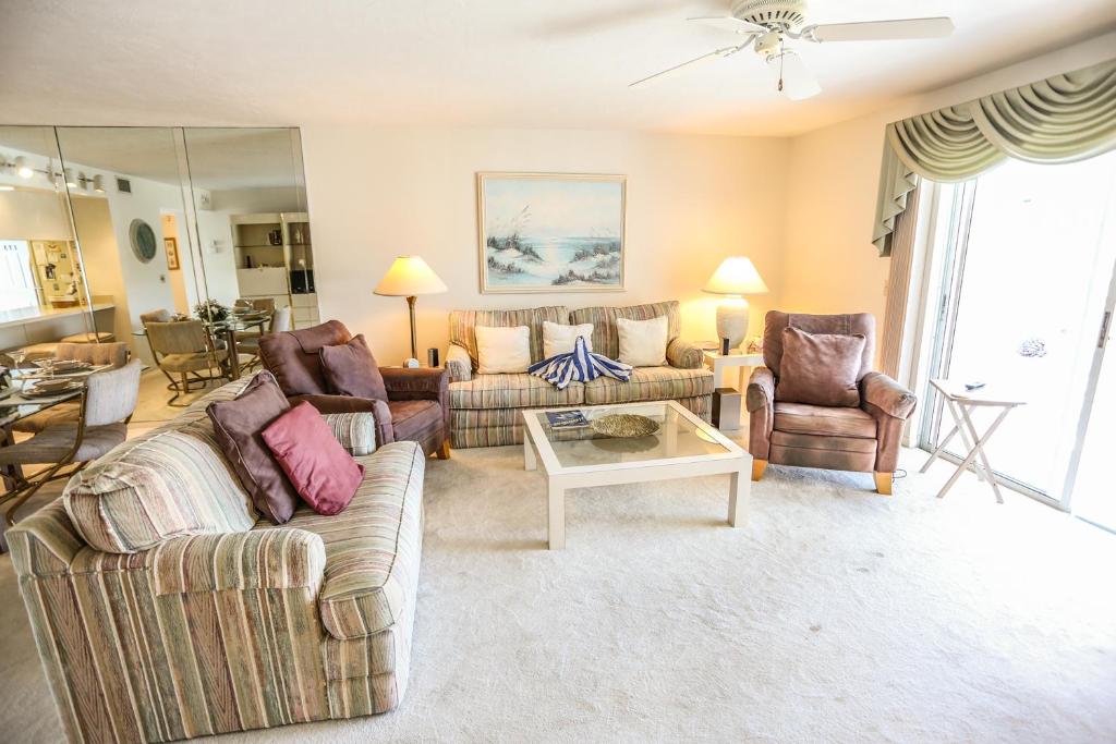 Royal Pelican 173, Fort Myers Beach (updated prices 2024)