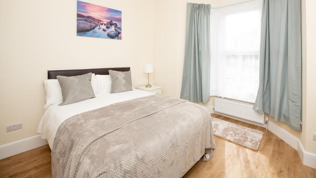 Luxury Shirley Apartments close to Solent Uni and Southampton Central Train Station - Apartment With Shower