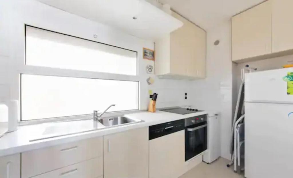 Kuchyňa alebo kuchynka v ubytovaní Bright apartment - Cannes, la Croisette