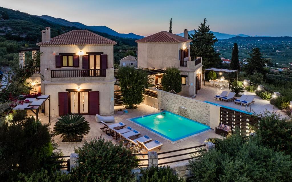 Πισίνα στο ή κοντά στο Amorosa Villas