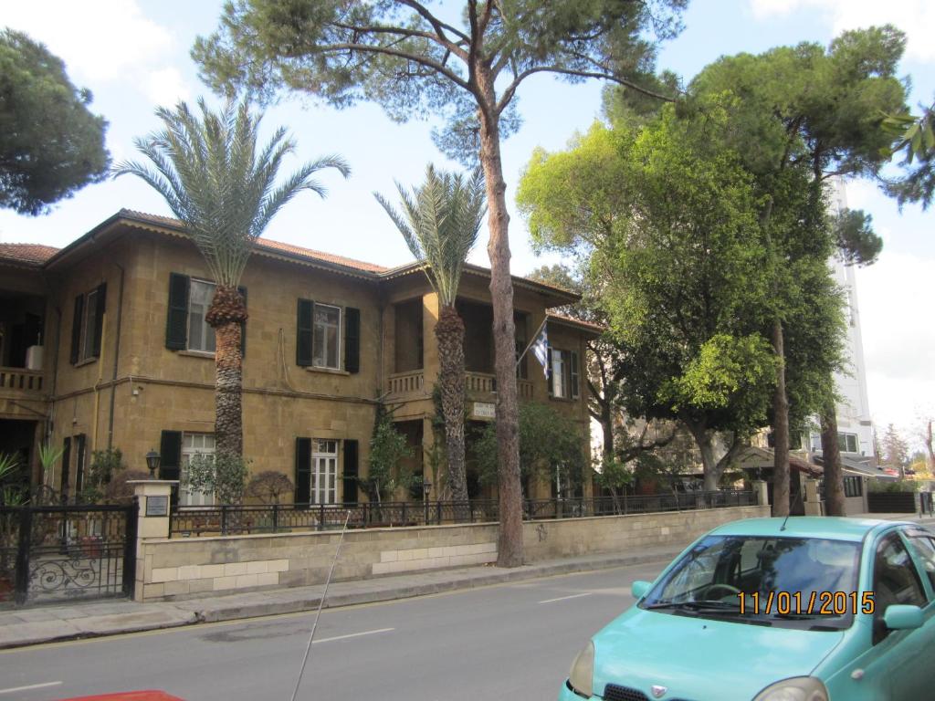 DownTown Living By 'Flats Nicosia' - Apartamento De Um Quarto Com Varanda E Vista Para A Montanha