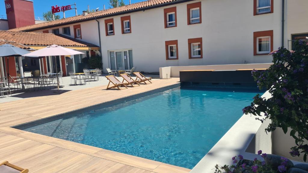 Piscina di ibis Styles Montauban o nelle vicinanze