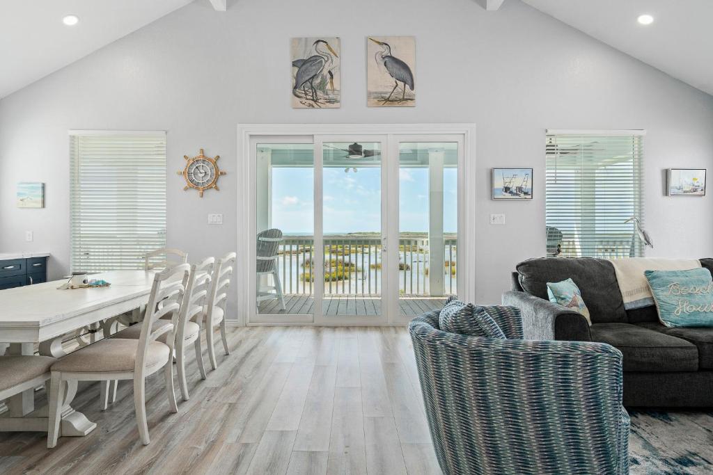 Birds on the Bay, Rockport (updated prices 2024)