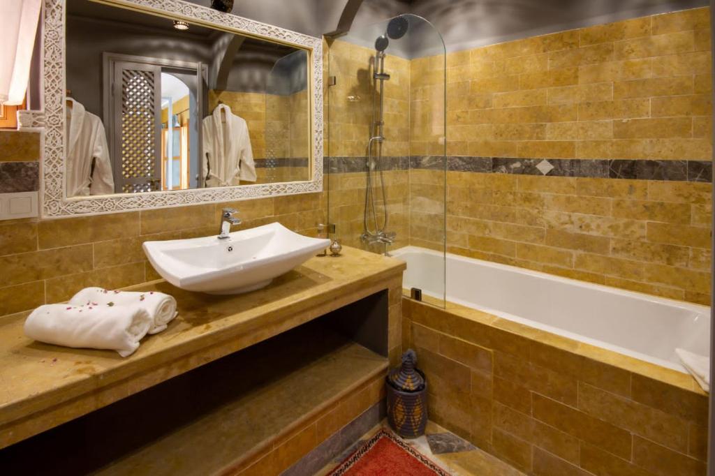Koupelna v ubytování Riad SofYan & Spa