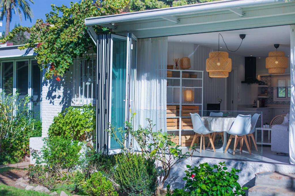 Afbeelding uit fotogalerij van BungaLove in Benalmádena