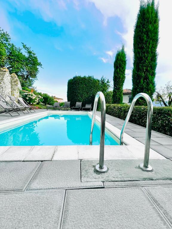 The swimming pool at or close to Apartment Casa Gianfrati