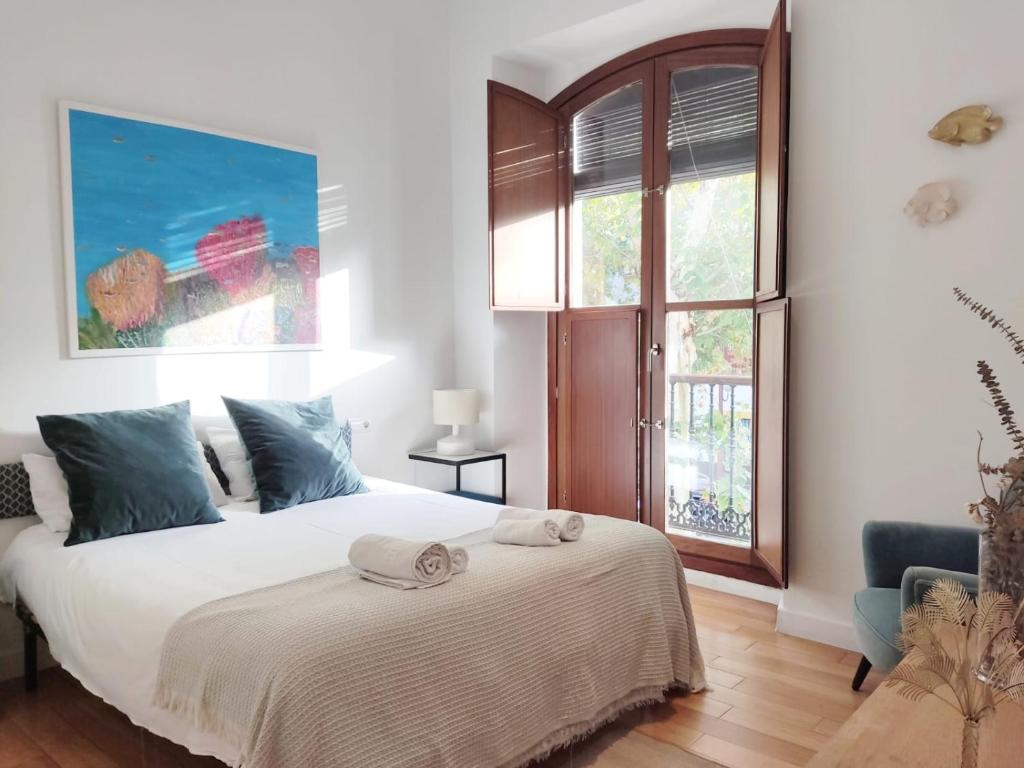 HomeySeville-Special Apartment Arenal 6 pax, Parking Optional