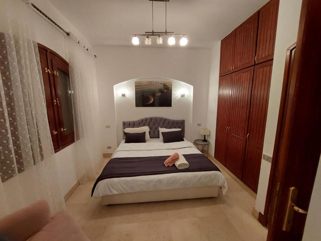 luxury one bedroom in west golf with sharing pool, Hurghada (updated