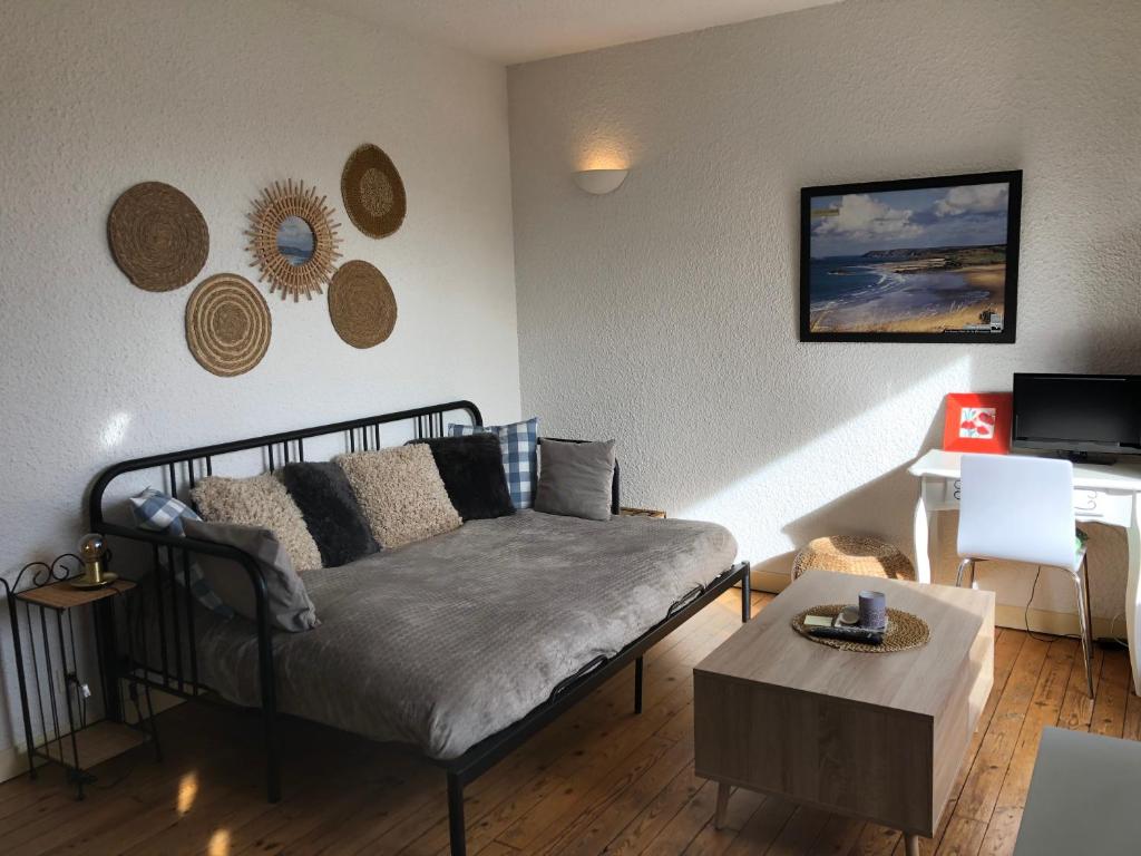 Posteľ alebo postele v izbe v ubytovaní Sables d Or Studio 22 à 300 mètre de la plage