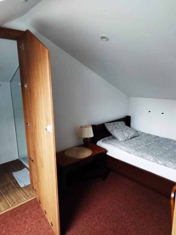 Pokoje nad Młynem - Habitación Gemela Con Baño