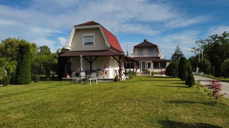 Vonkajšia záhrada v ubytovaní Ferienhaus am Plattensee