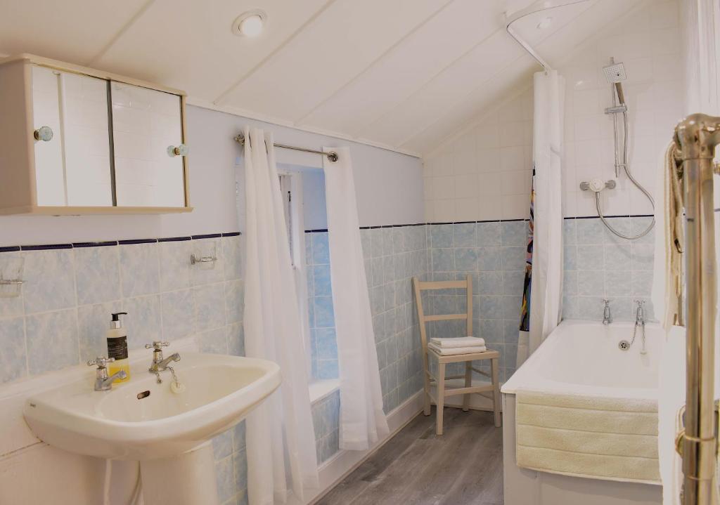 Postel nebo postele na pokoji v ubytování Creran Apartment, Kinlochlaich House