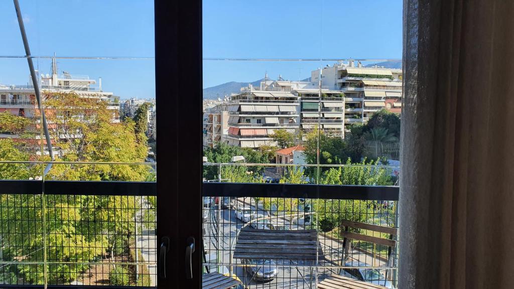Výhľad na mesto Atény alebo výhľad na mesto priamo z apartmánu
