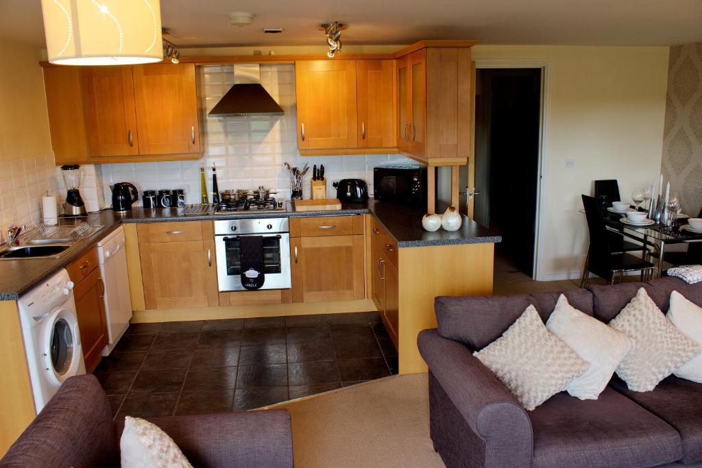 Cuisine ou kitchenette dans l'établissement The Lindley Suite – Simple2let Serviced Apartments