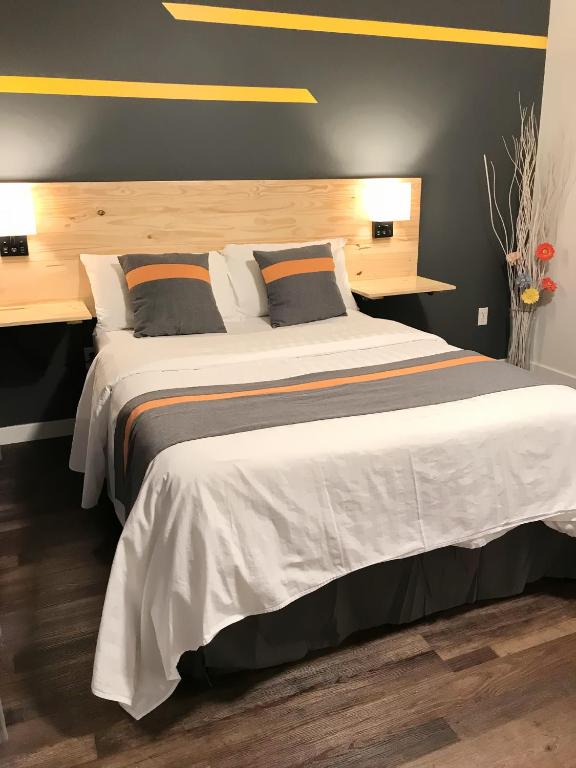 Postel nebo postele na pokoji v ubytování Duncan Motel