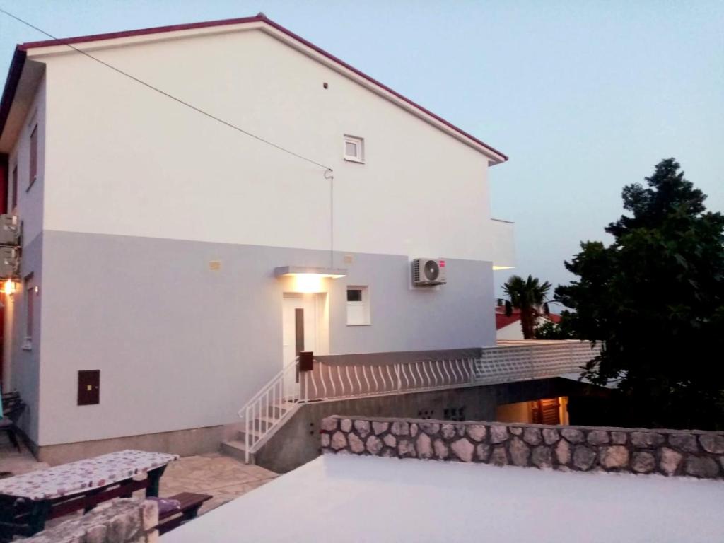 Budova, v ktorej sa apartmán nachádza