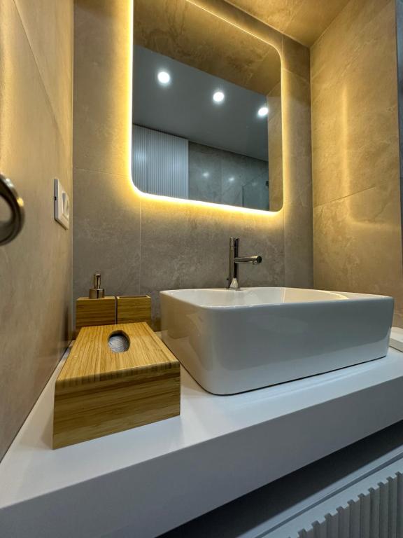 Koupelna v ubytování 4SeasonsGea , New Modern Apartment in Tirana