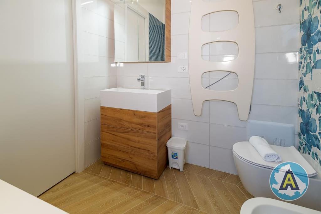 A bathroom at Favoloso nel cuore di Pescara a due passi dal mare