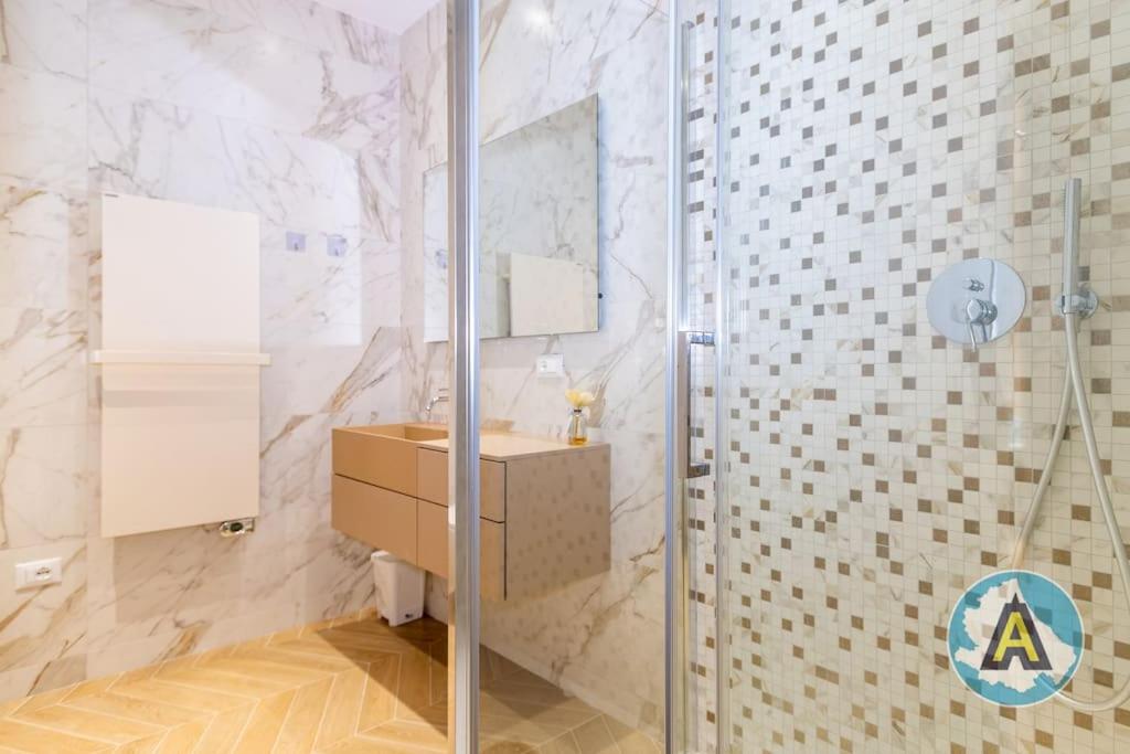 A bathroom at Favoloso nel cuore di Pescara a due passi dal mare