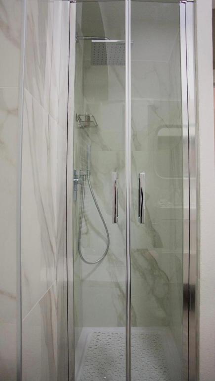Łazienka w obiekcie Glamour Liberty Apartment Sabotino38