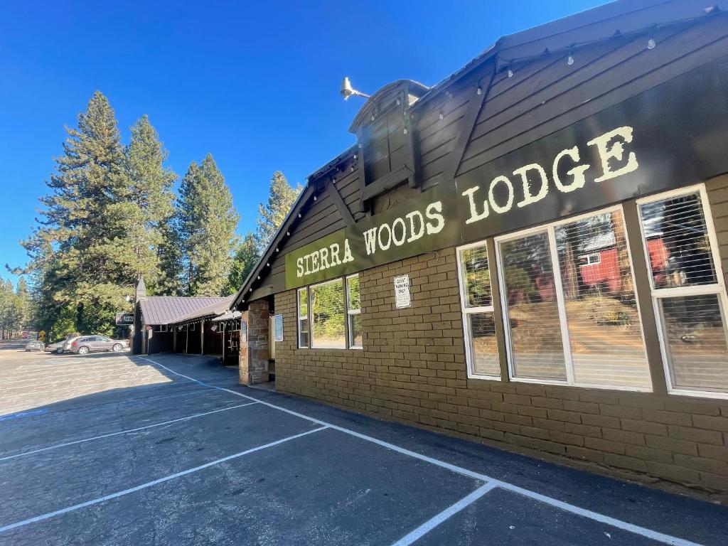 Φωτογραφία από το άλμπουμ του Sierra Woods Lodge σε Emigrant Gap