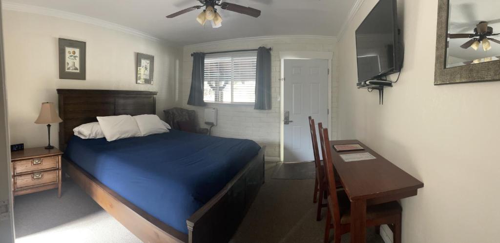 Sierra Woods Lodge - King Room