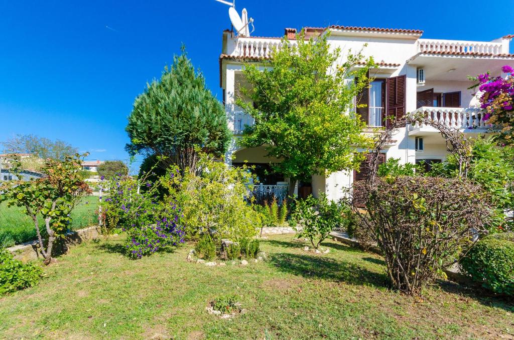 Zahrada ubytování Apartments Ljubica J