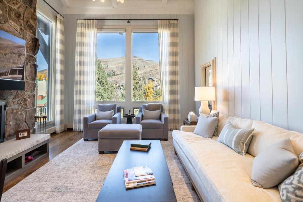 Posezení v ubytování Lodge at Vail Condominiums