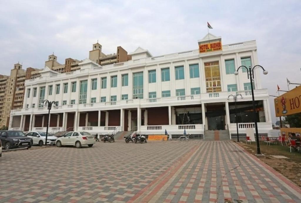 Hotel Sudhir, Sonipat - Housity