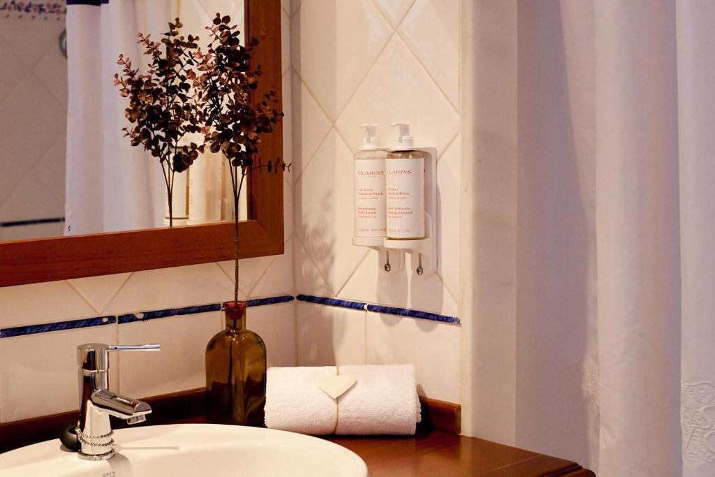 Koupelna v ubytování Hotel Cala Sant Vicenç - Adults Only