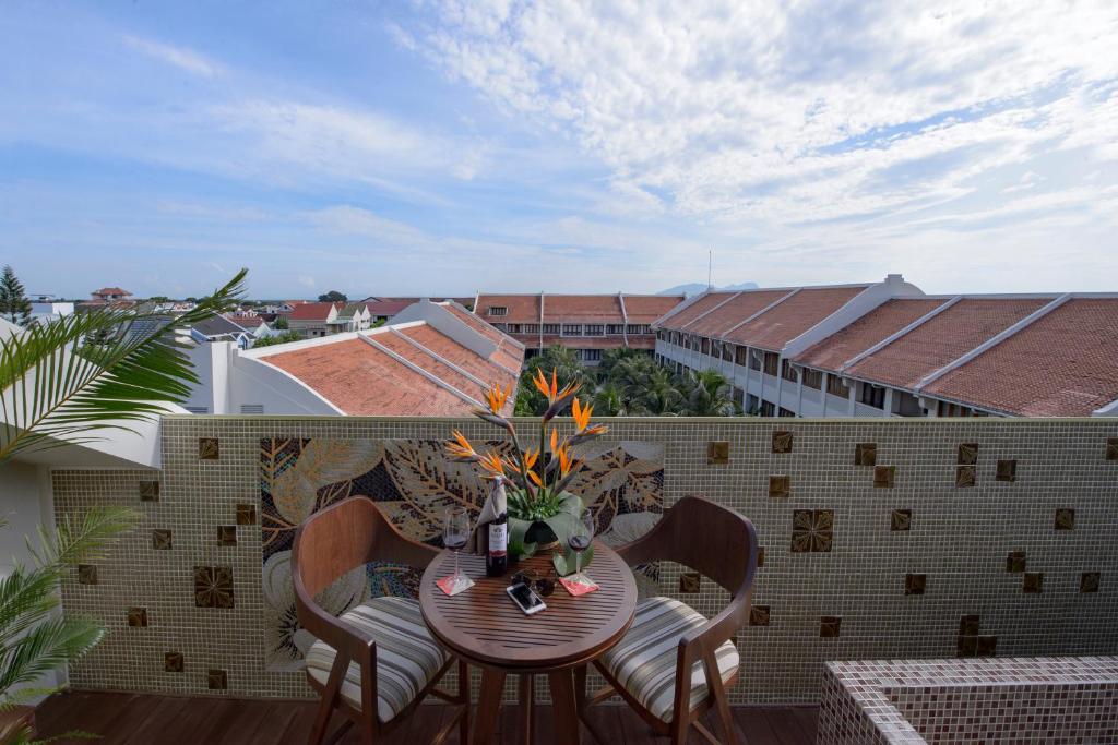 Balkón nebo terasa v ubytování Almanity Hoi An Resort & Spa