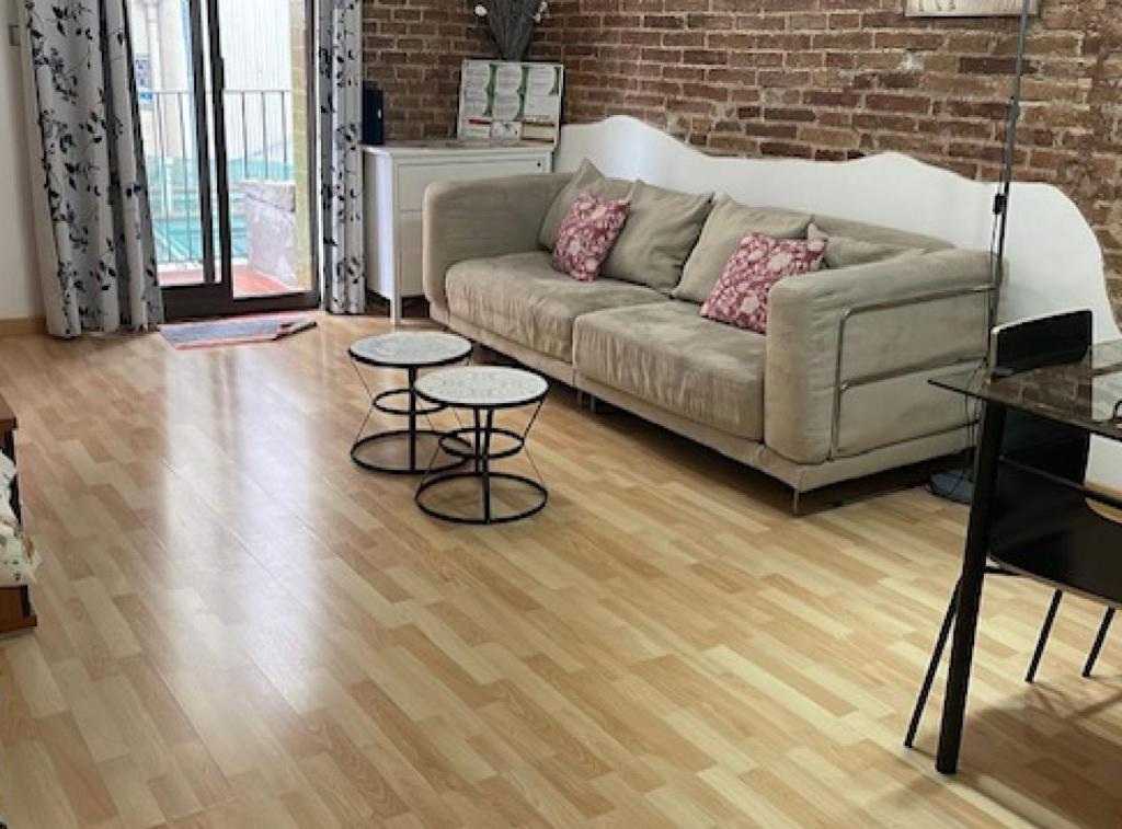 Posedenie v ubytovaní Rustic 2 bedroom apartment Poble Sec