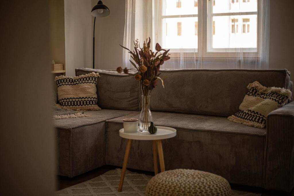 Posezení v ubytování KVARTÝR - nový apartmán na náměstí v České Lípě