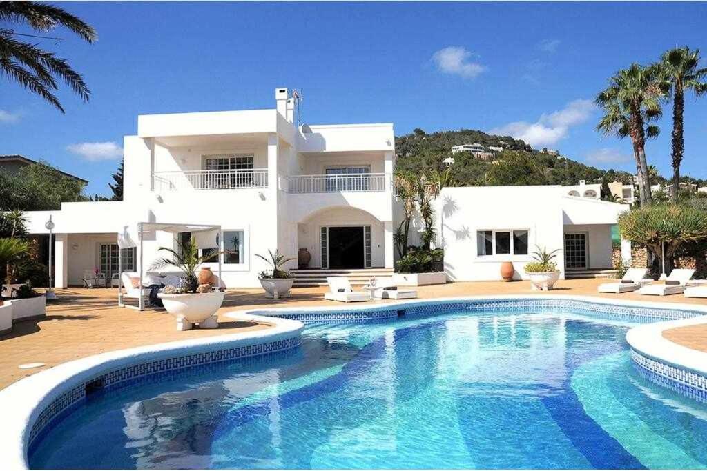 Gorgeous Villa near Ibiza centre, Santa Eularia des Riu ...