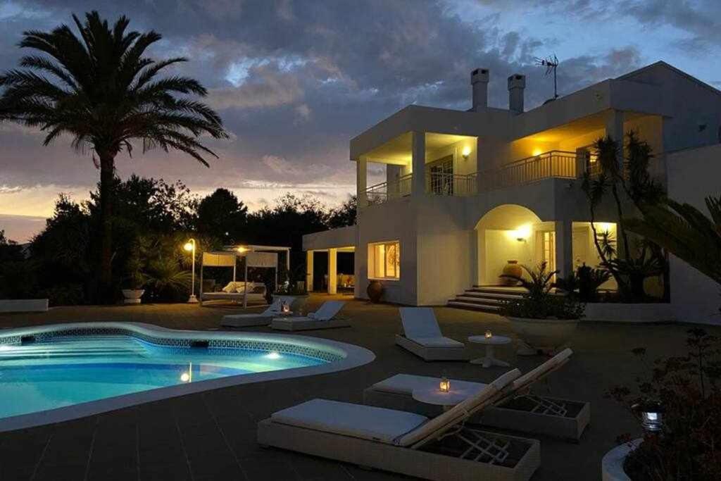 Gorgeous Villa near Ibiza centre, Santa Eularia des Riu ...